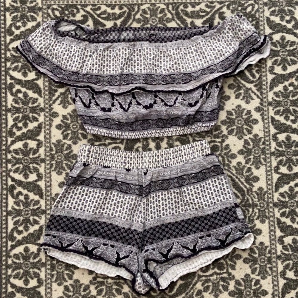 Women’s two piece set.
